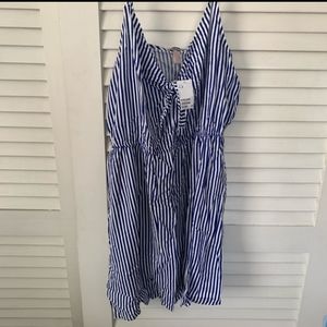 Striped dress ⛅️ Cute bow at chest